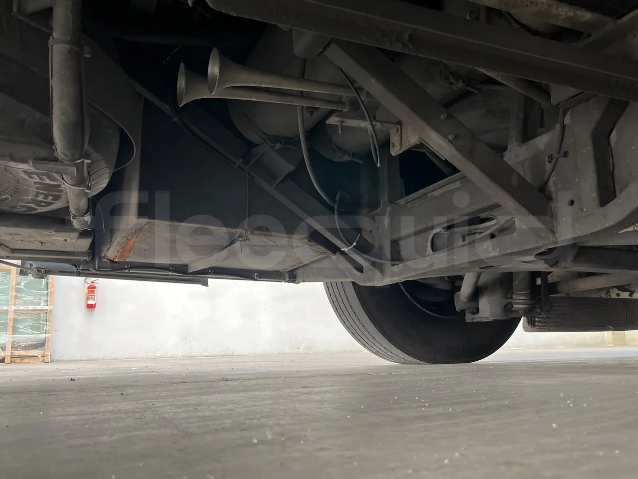 Beulas Scania Aura 18.460 - EUR3 - 338kW - 12m - front axle right side