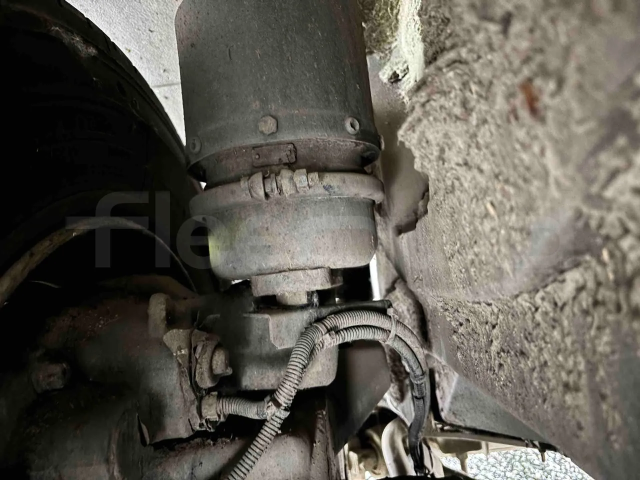 Iveco Urbanway - axle 2 caliper brakes left