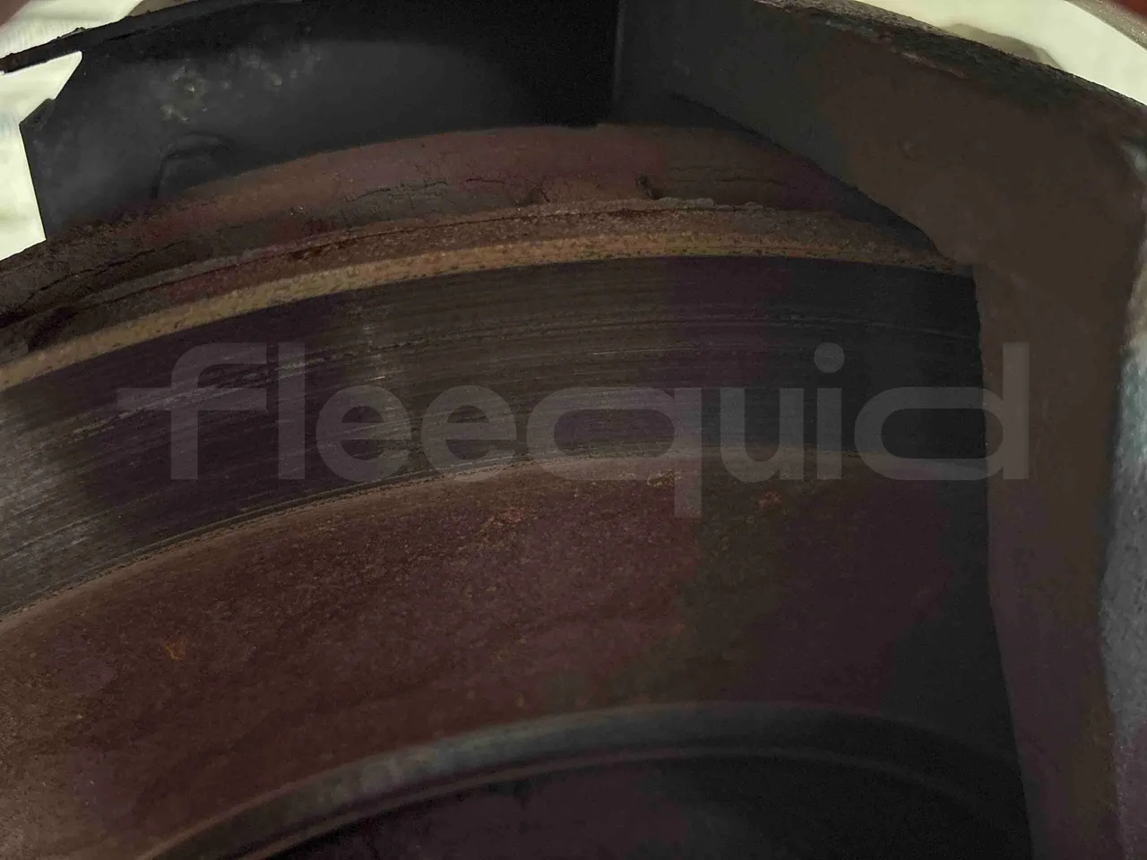 Iveco Urbanway - front discs right