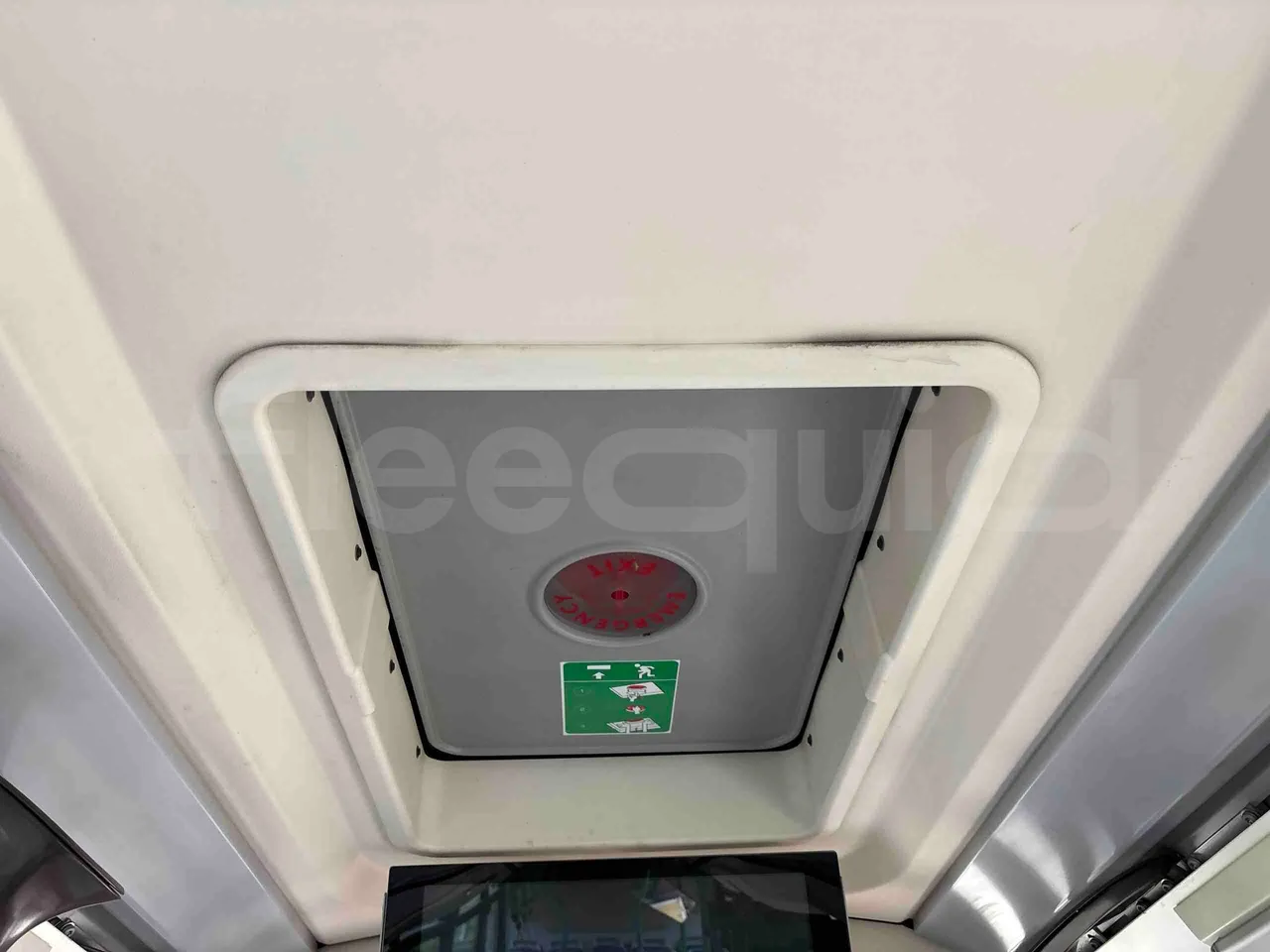 Iveco Urbanway - roof hatch 1