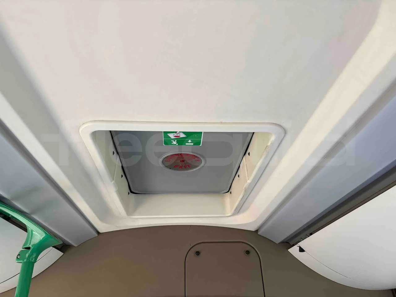 Iveco Urbanway - roof hatch 2