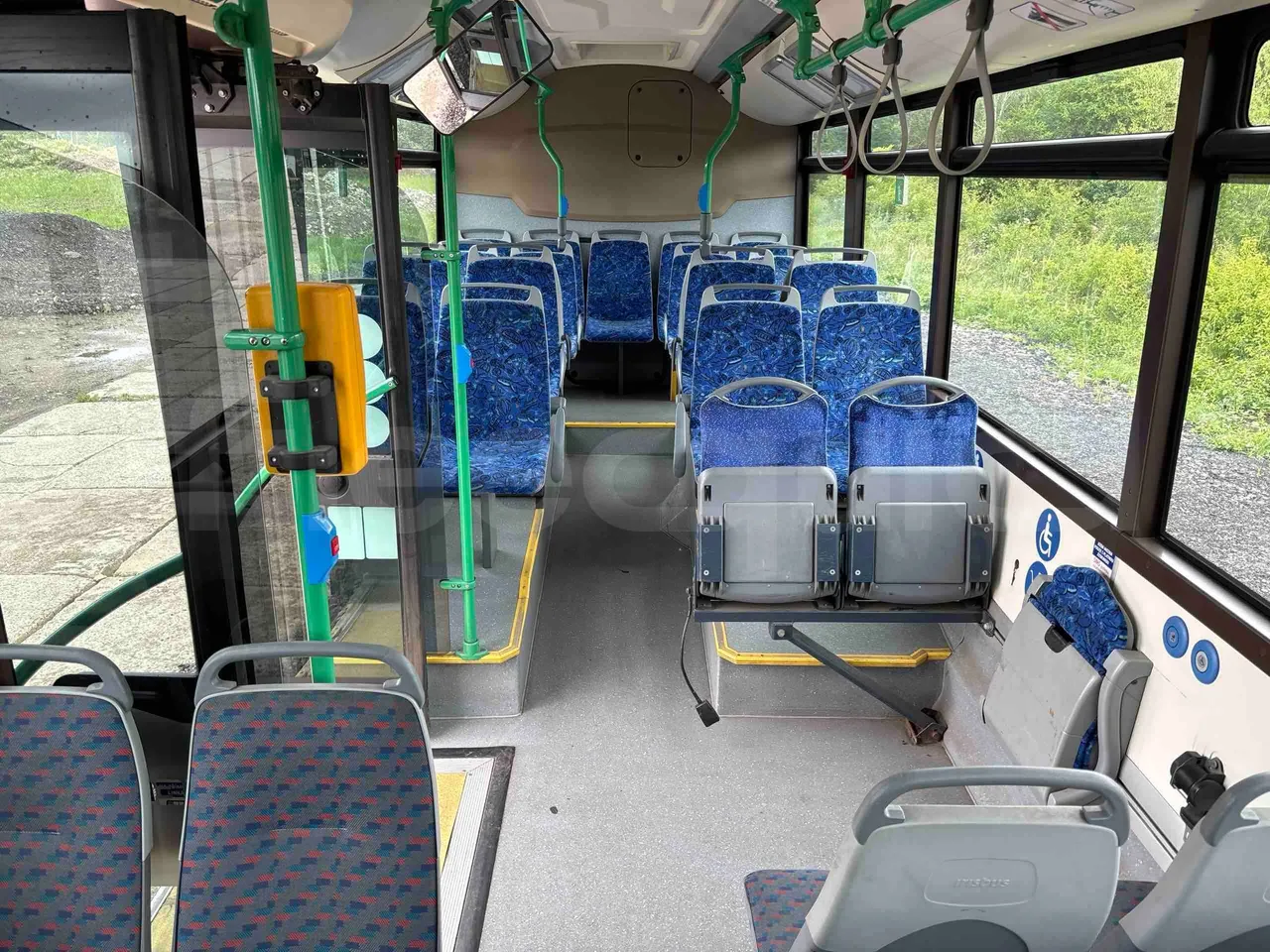 Iveco Urbanway - reverse view middle aisle