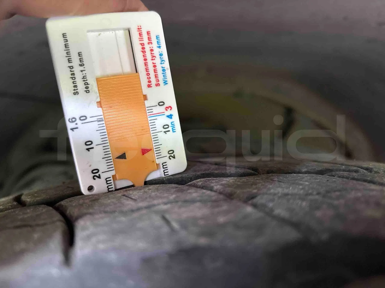 Iveco Urbanway - tread condition second axle tires left