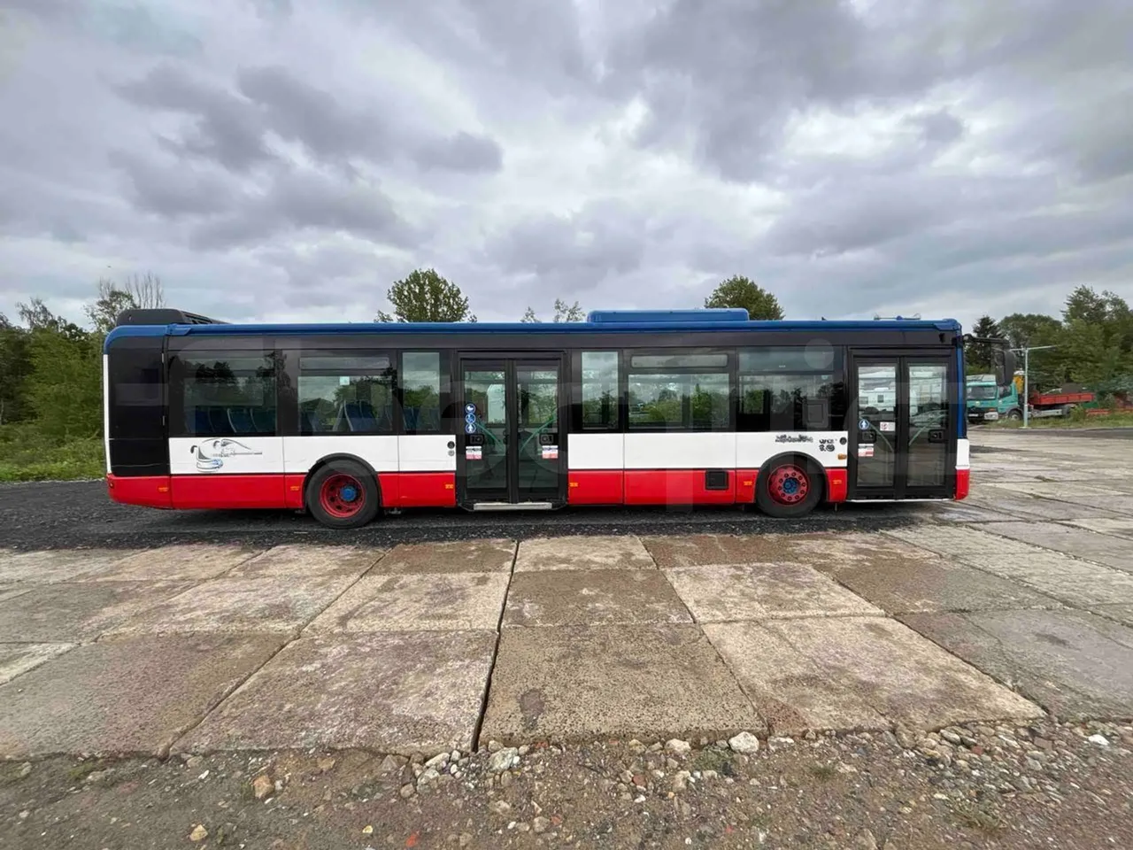 Iveco Urbanway - right side doors closed
