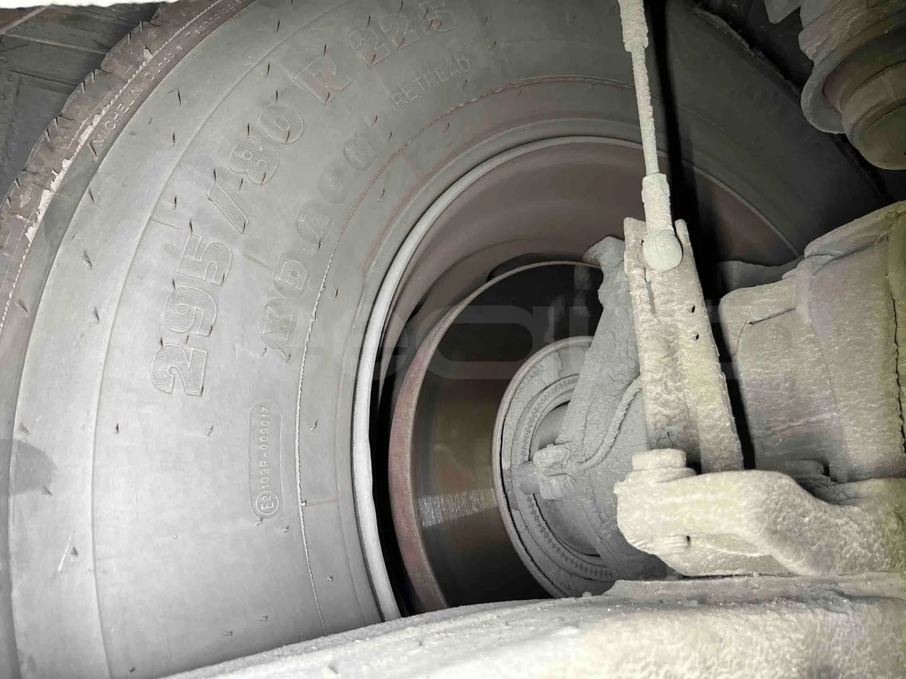 Mercedes-Benz Integro - Second Axle Discs Right Side