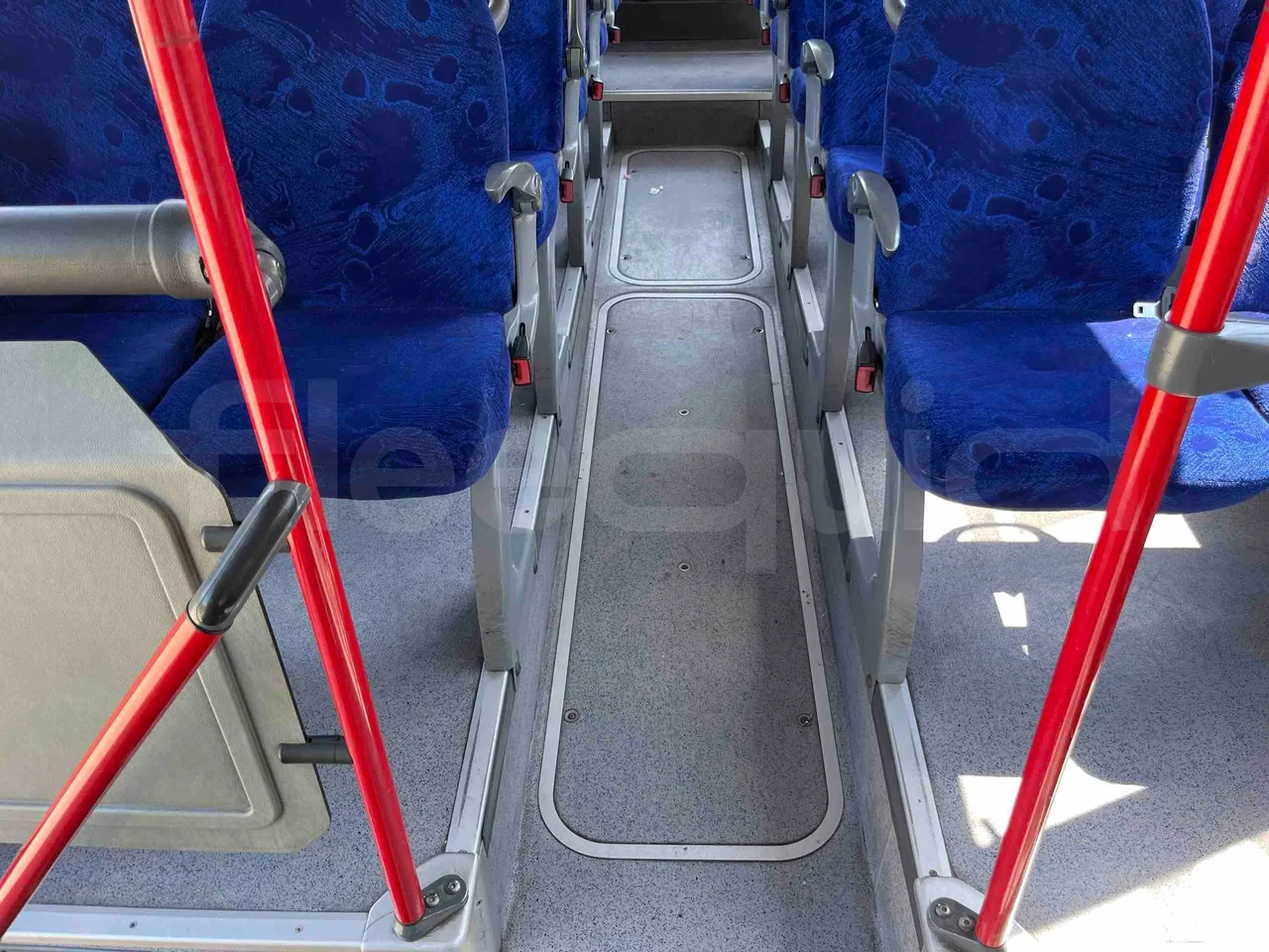 Mercedes-Benz Integro - floor hatches photo