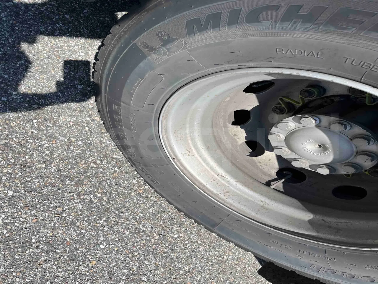 Mercedes-Benz Integro - Second Axle Left Side: Complete Wheel