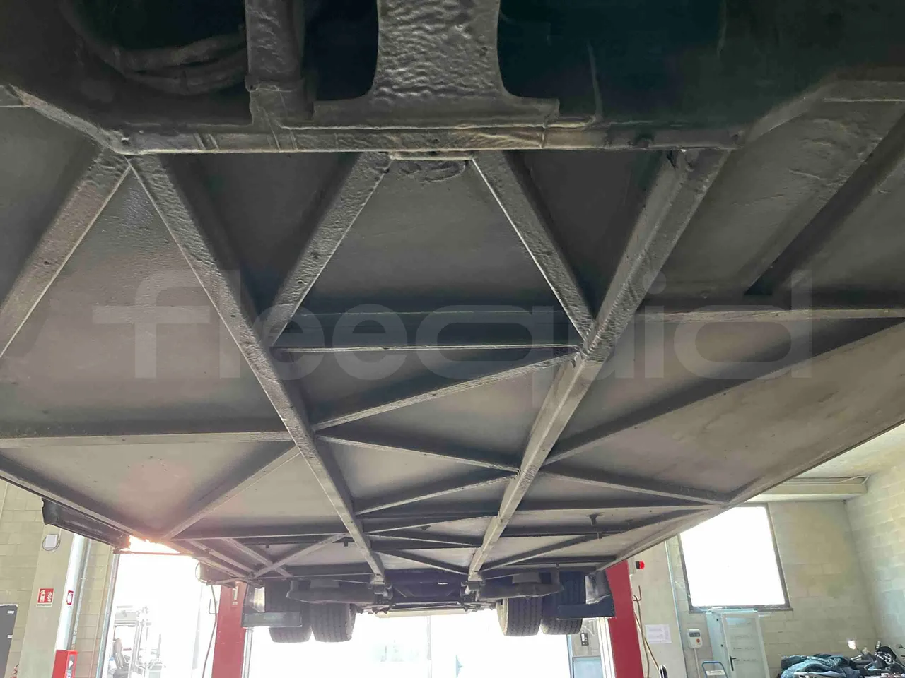 Mercedes-Benz Integro - Central Undercarriage