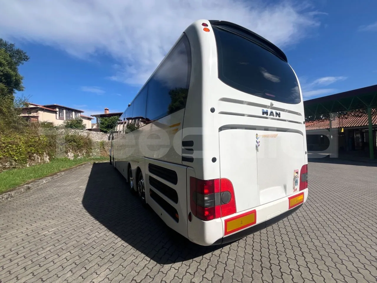 Man Lion's Coach L - Euro6 - 324kW - 13,8m - 3/4 left rear side