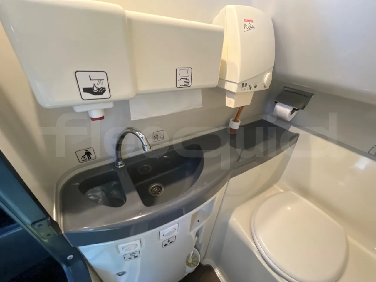 Man Lion's Coach L - Euro6 - 324kW - 13,8m - toilette accessories photo