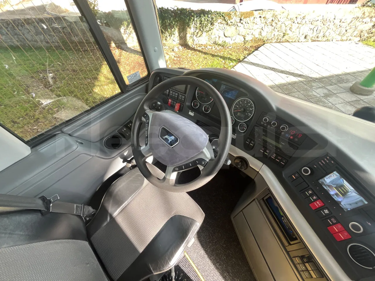 Man Lion's Coach L - Euro6 - 324kW - 13,8m - buttons panels on (mandatory for bus to scrap)