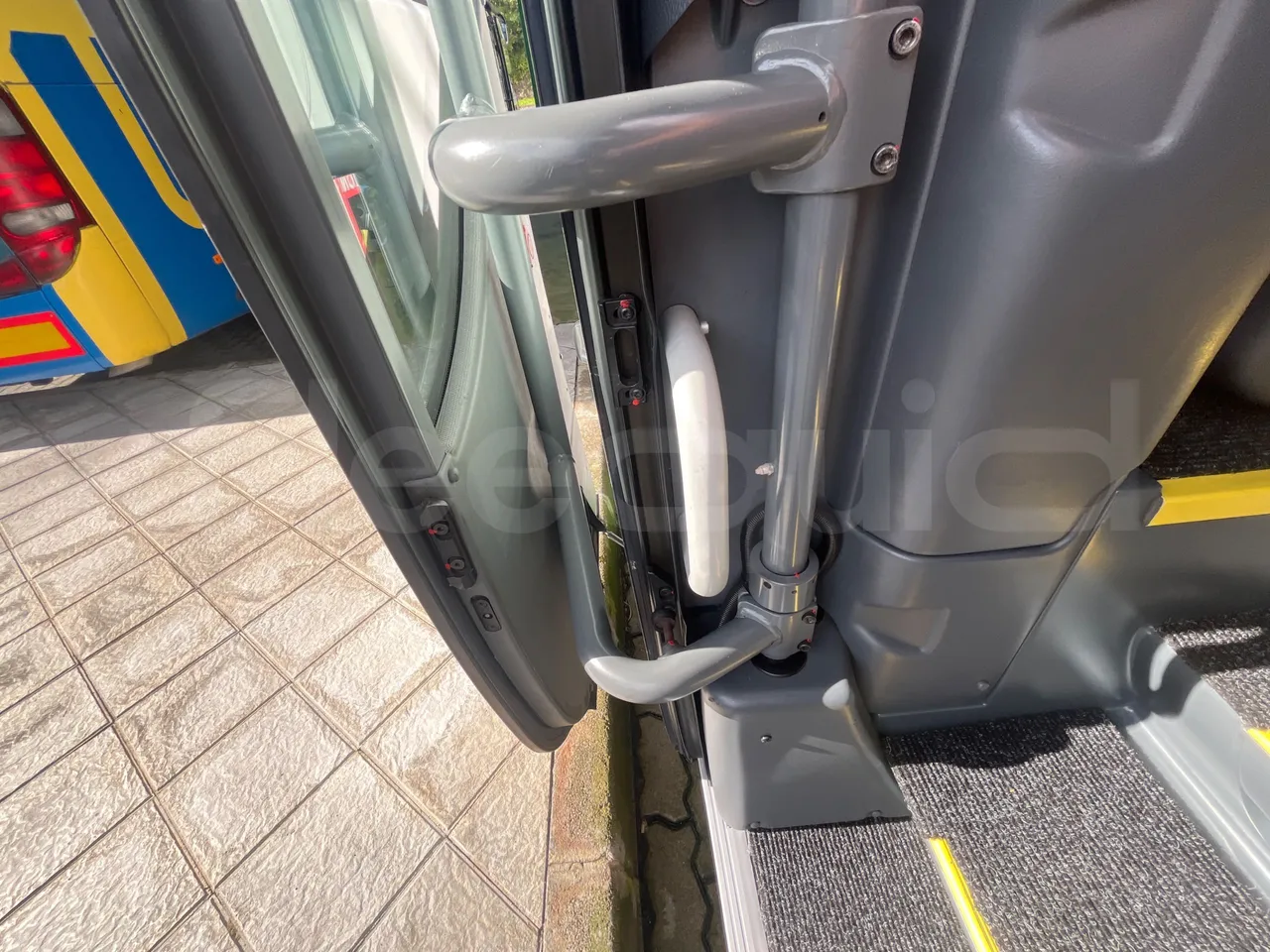 Man Lion's Coach L - Euro6 - 324kW - 13,8m - door mechanism photo