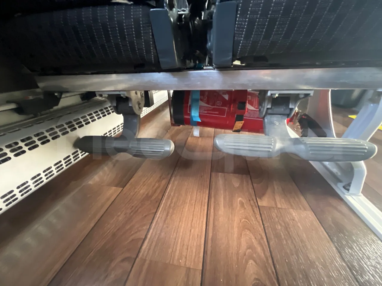 Man Lion's Coach L - Euro6 - 324kW - 13,8m - footrest detail photo