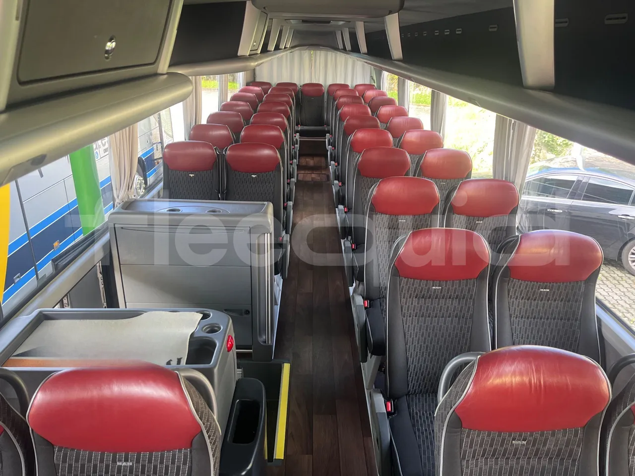 Man Lion's Coach L - Euro6 - 324kW - 13,8m - reverse view middle aisle