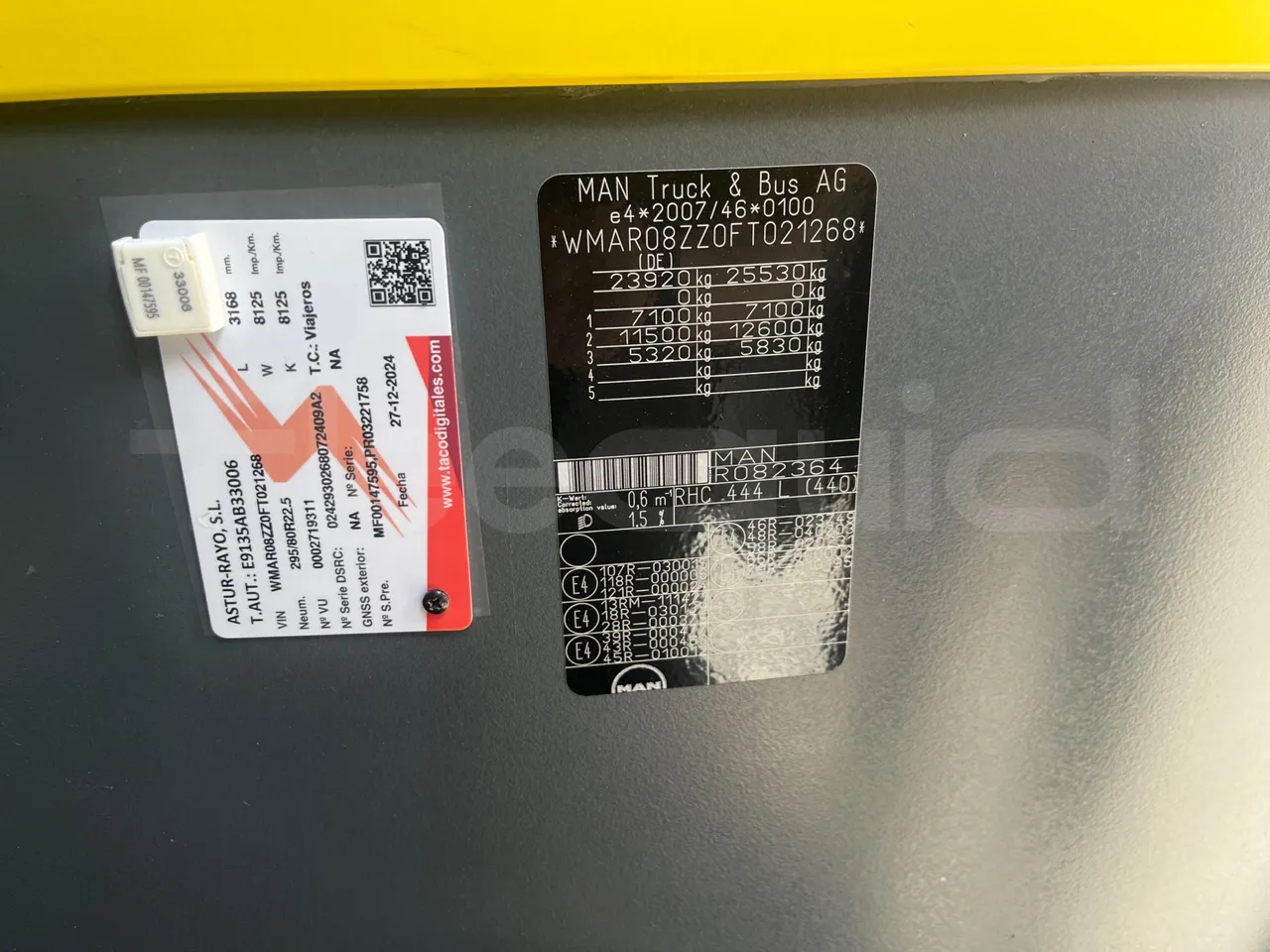 Man Lion's Coach L - Euro6 - 324kW - 13,8m - vehicle plate photo