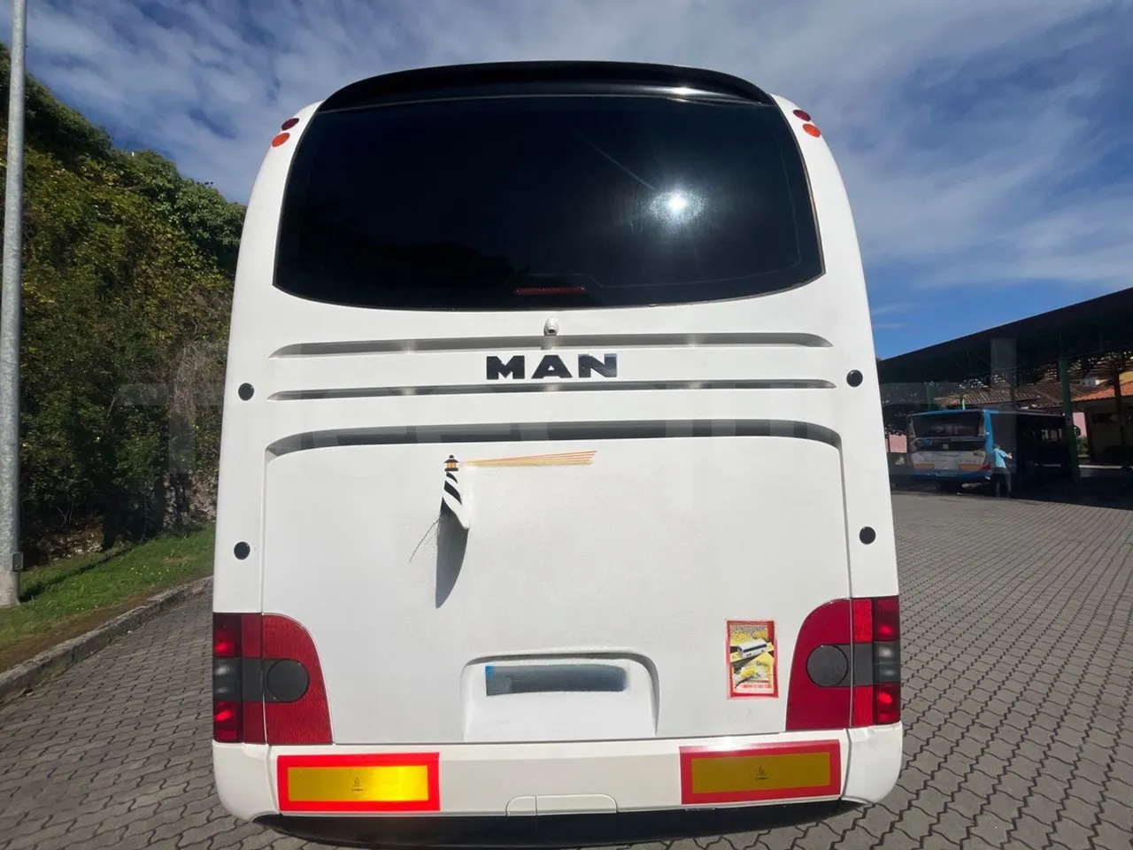 Man Lion's Coach L - Euro6 - 324kW - 13,8m - rear hatch closed