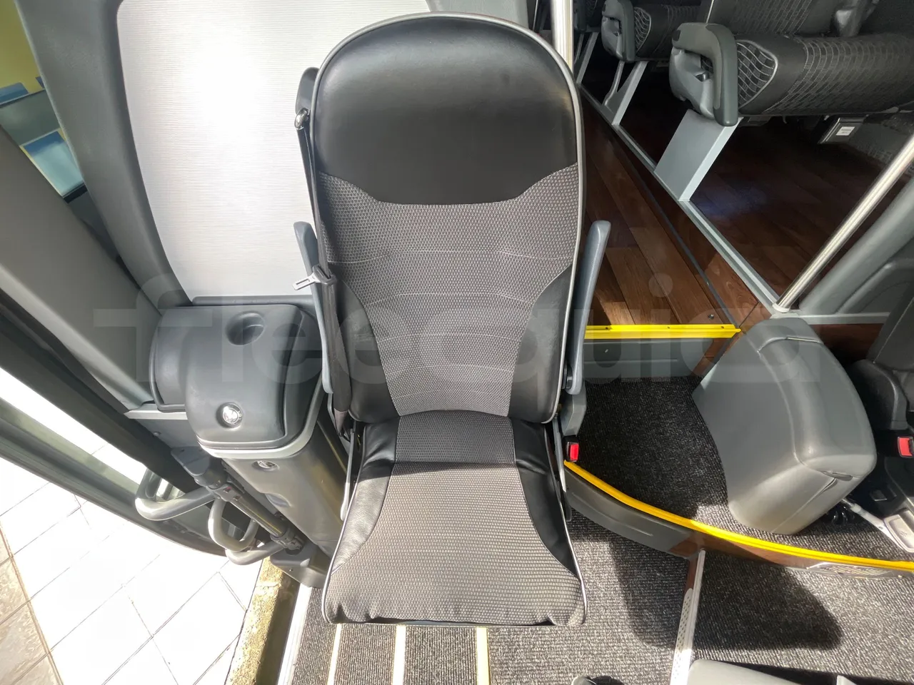 Man Lion's Coach L - Euro6 - 324kW - 13,8m - hostess seat photo