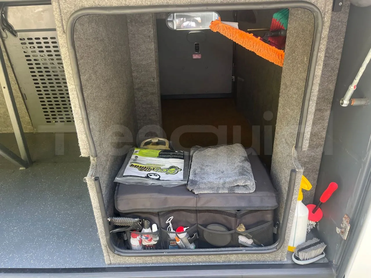 Man Lion's Coach L - Euro6 - 324kW - 13,8m - left side photo