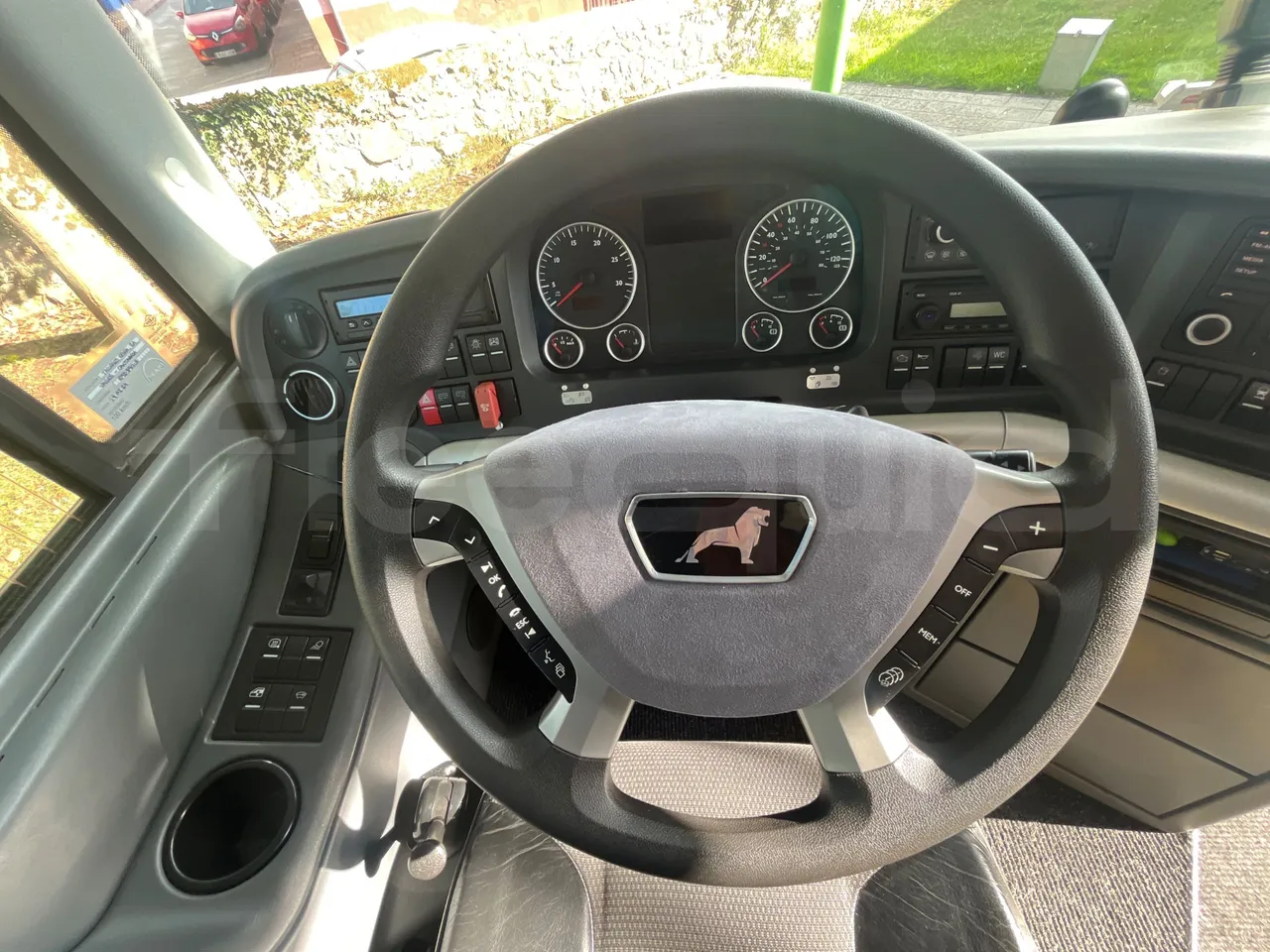 Man Lion's Coach L - Euro6 - 324kW - 13,8m - steering wheel photo