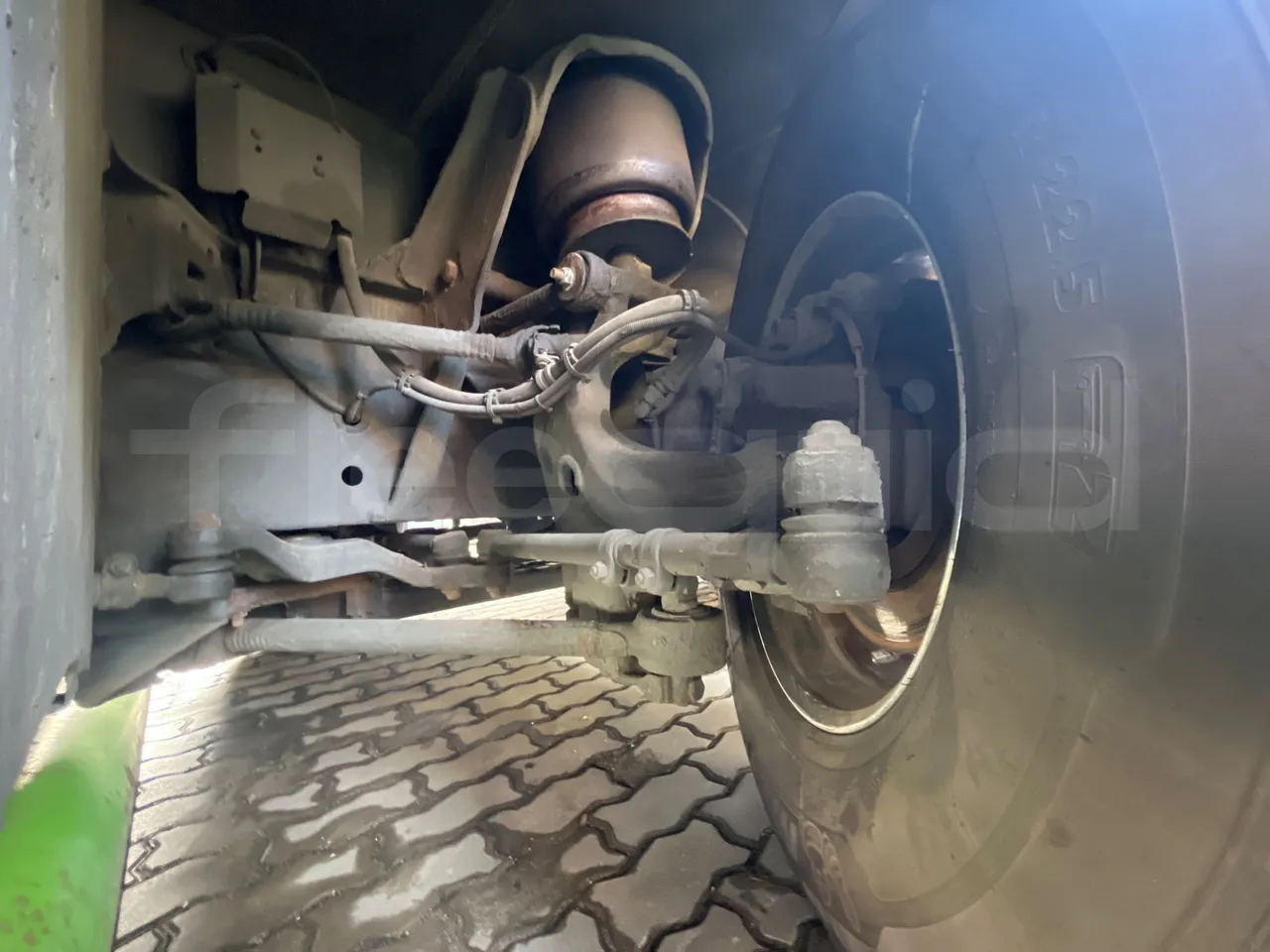 Man Lion's Coach L - Euro6 - 324kW - 13,8m - front undercarriage from front
