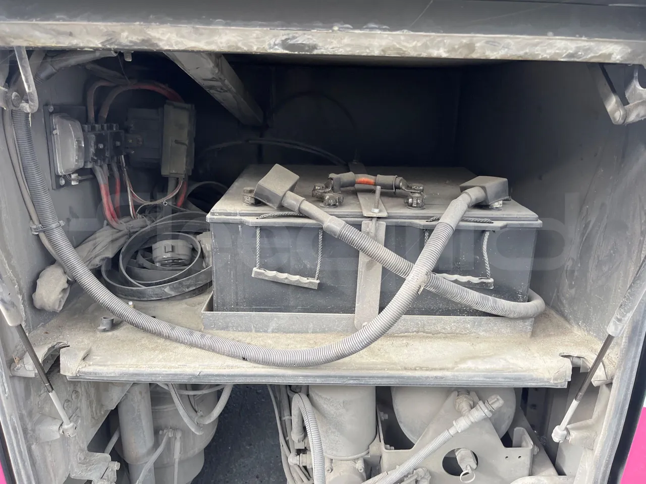 Irizar 397E.1238 MRSG 1238MRSG - Euro 5 - 279 kW - 12 mt - external compartments photo
