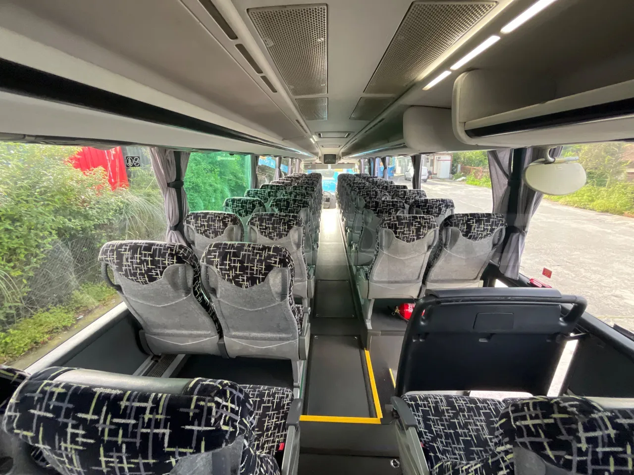 Irizar 397E.1238 MRSG 1238MRSG - Euro 5 - 279 kW - 12 mt - forward view middle aisle