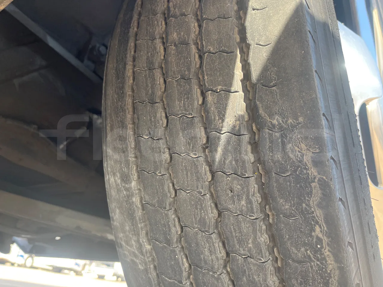 Vdl Andecar V V -EUR4- 340kW -12.2m - tread condition third axle tires left
