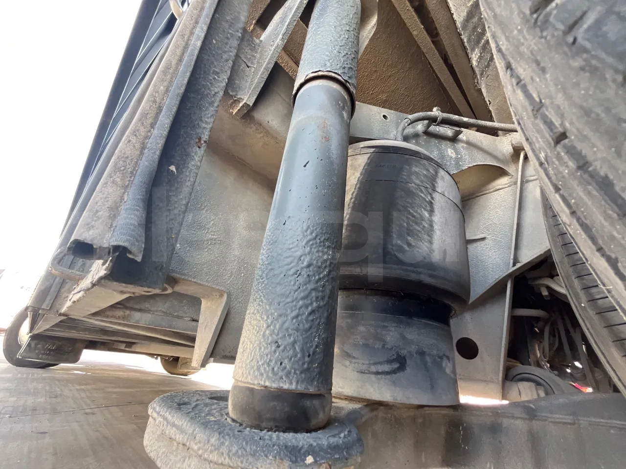 Vdl Andecar V V -EUR4- 340kW -12.2m - axle 2 shock absorbers 1 right