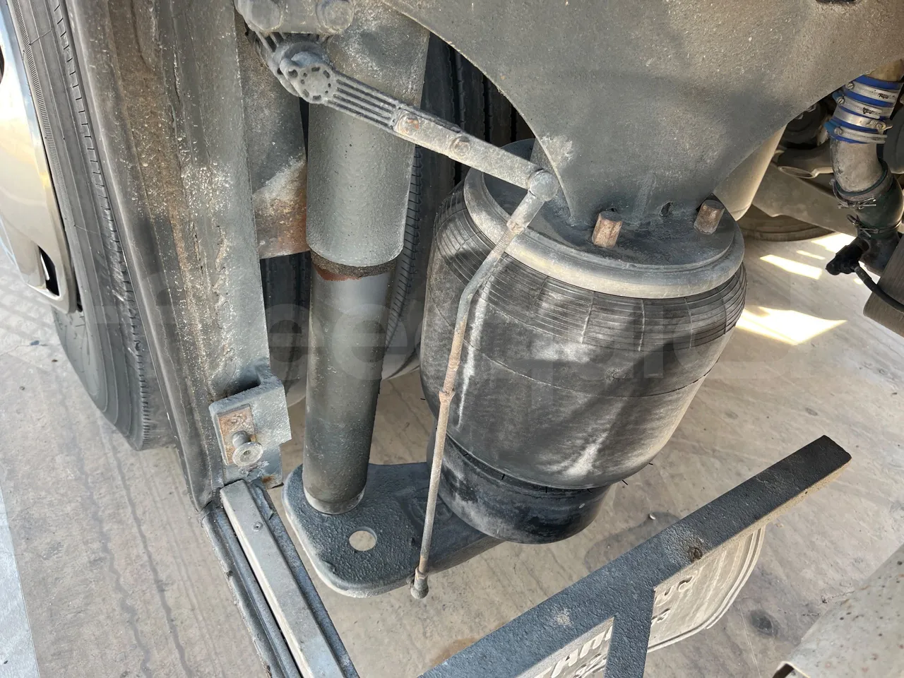Vdl Andecar V V -EUR4- 340kW -12.2m - axle 2 shock absorbers 2 left