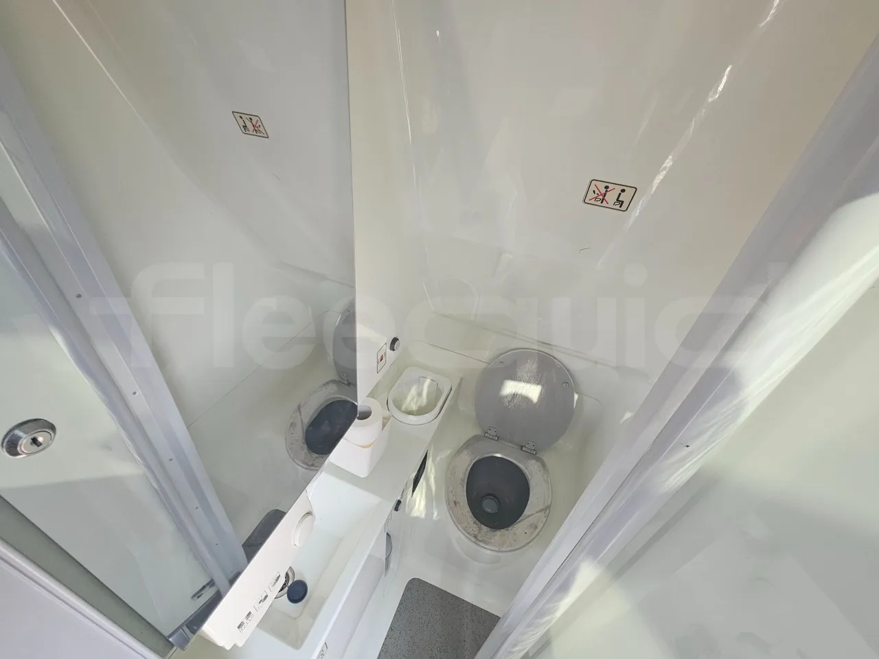 Iveco Magelys SFR2XX - Euro6 - 12,83m - 294kw - toilette accessories photo