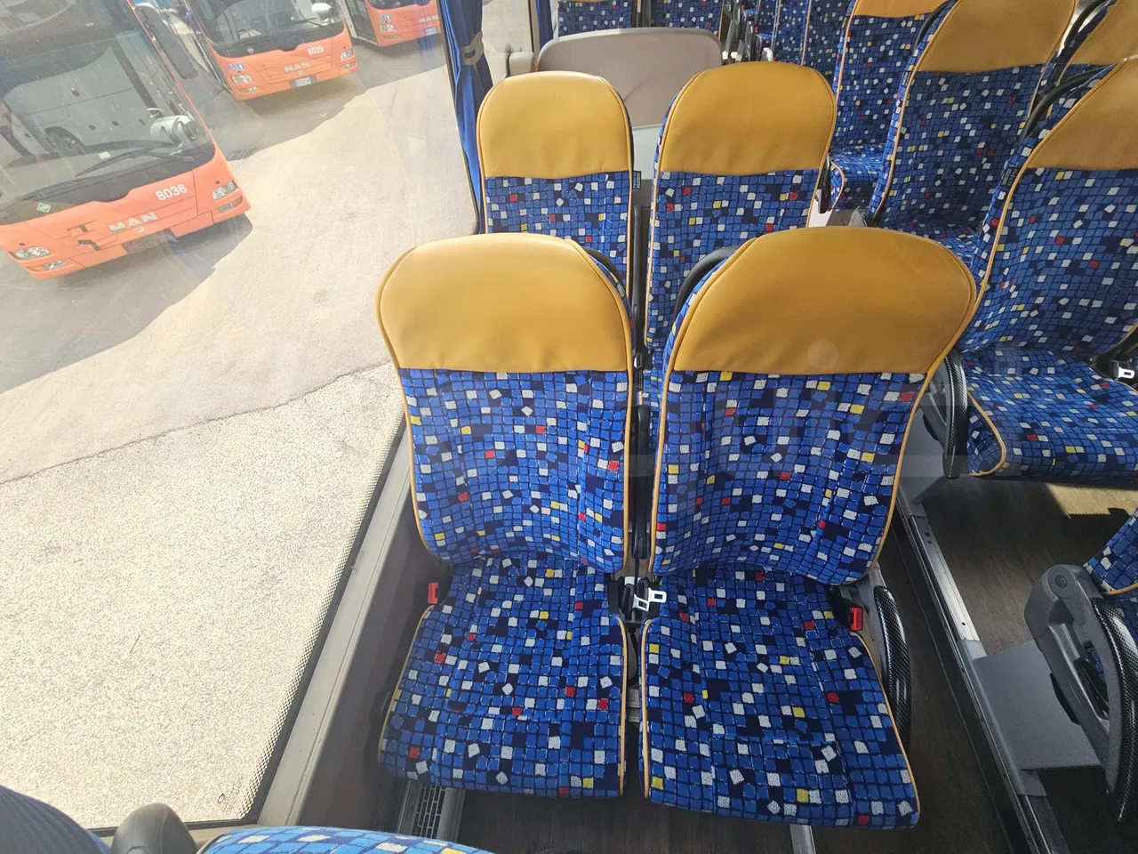 Iveco Magelys SFR2XX - Euro6 - 12,83m - 294kw - single seat detail