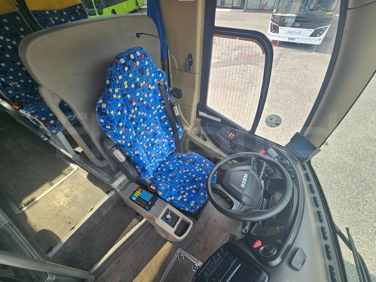 Iveco Magelys SFR2XX - Euro6 - 12,83m - 294kw - driver's seat photo (mandatory for bus to scrap)