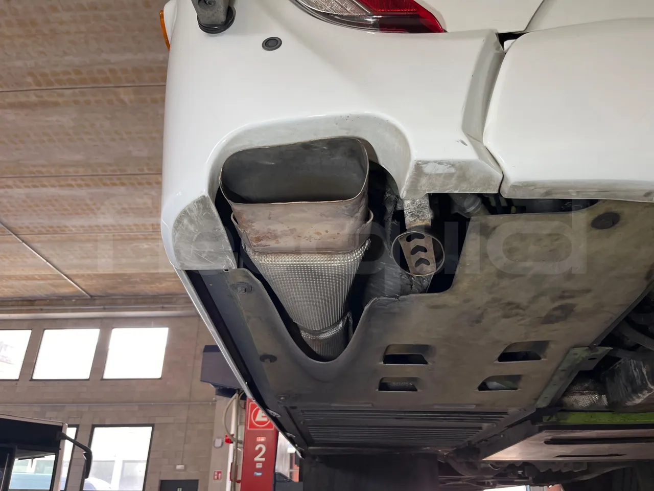 Iveco Magelys SFR2XX - Euro6 - 12,83m - 294kw - exhaust photo