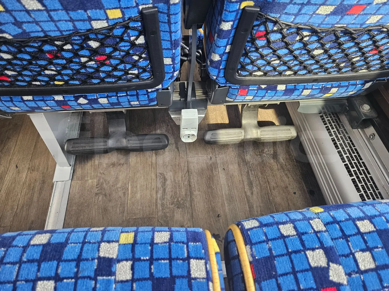Iveco Magelys SFR2XX - Euro6 - 12,83m - 294kw - footrest detail photo