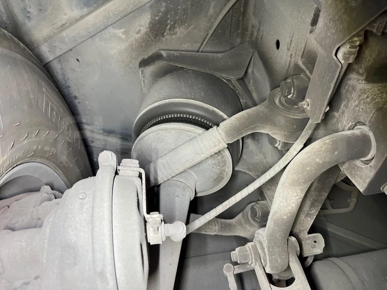 Iveco Magelys SFR2XX - Euro6 - 12,83m - 294kw - front air springs right