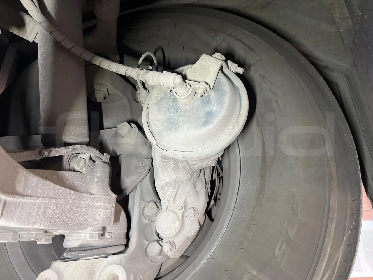 Iveco Magelys SFR2XX - Euro6 - 12,83m - 294kw - front brake calipers left
