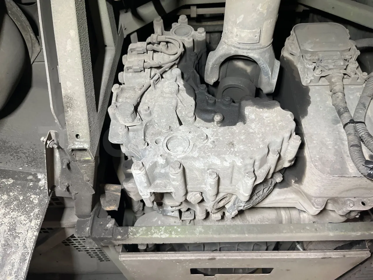 Iveco Magelys SFR2XX - Euro6 - 12,83m - 294kw - gearbox photo
