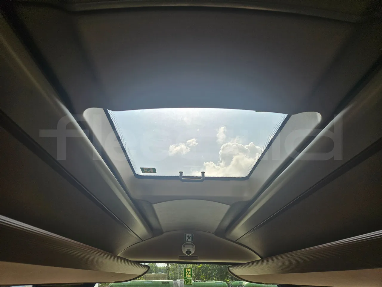 Iveco Magelys SFR2XX - Euro6 - 12,83m - 294kw - roof hatch 1