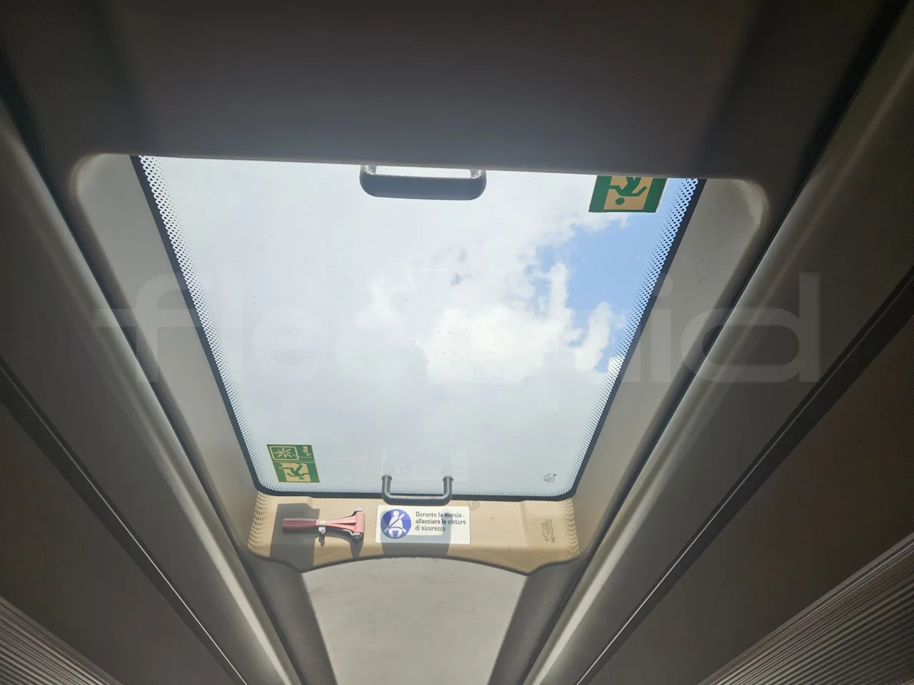 Iveco Magelys SFR2XX - Euro6 - 12,83m - 294kw - roof hatch 2