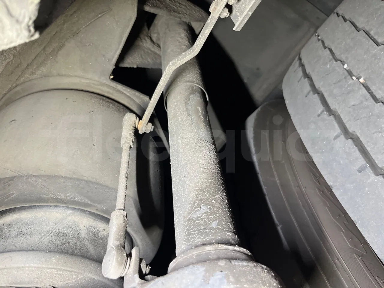 Iveco Magelys SFR2XX - Euro6 - 12,83m - 294kw - axle 2 shock absorbers 1 left