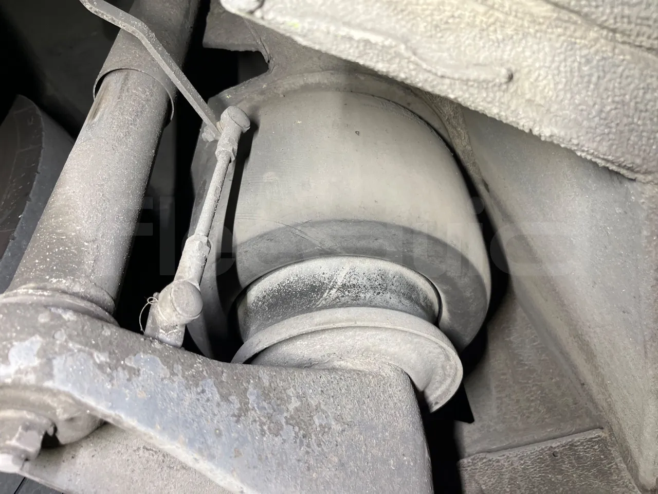 Iveco Magelys SFR2XX - Euro6 - 12,83m - 294kw - axle 2 shock absorbers 2 left