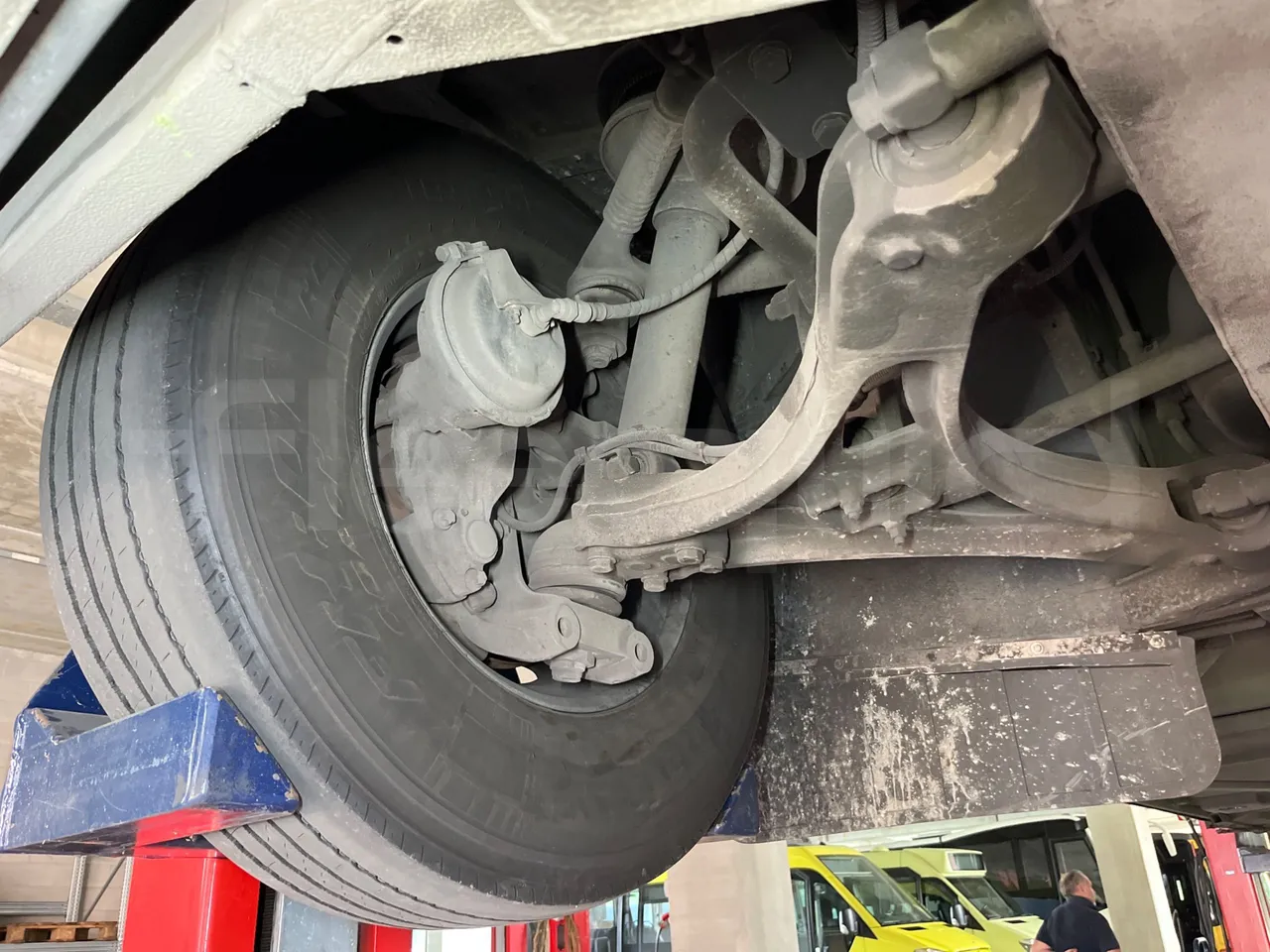 Iveco Magelys SFR2XX - Euro6 - 12,83m - 294kw - front axle right side