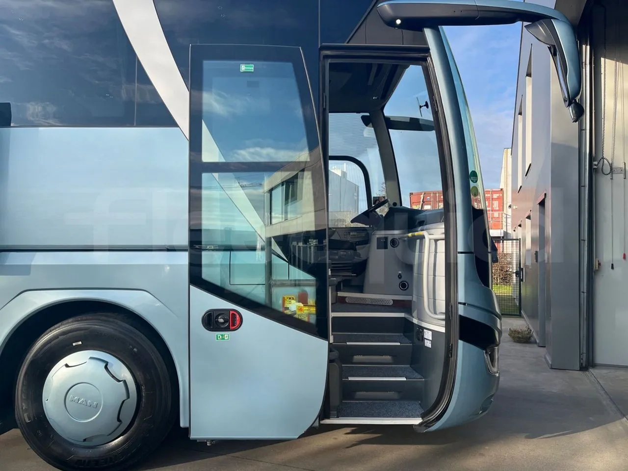 Man Lion's Coach JOACB - EUR6 - 309kW - 12.101m - front door 1 open