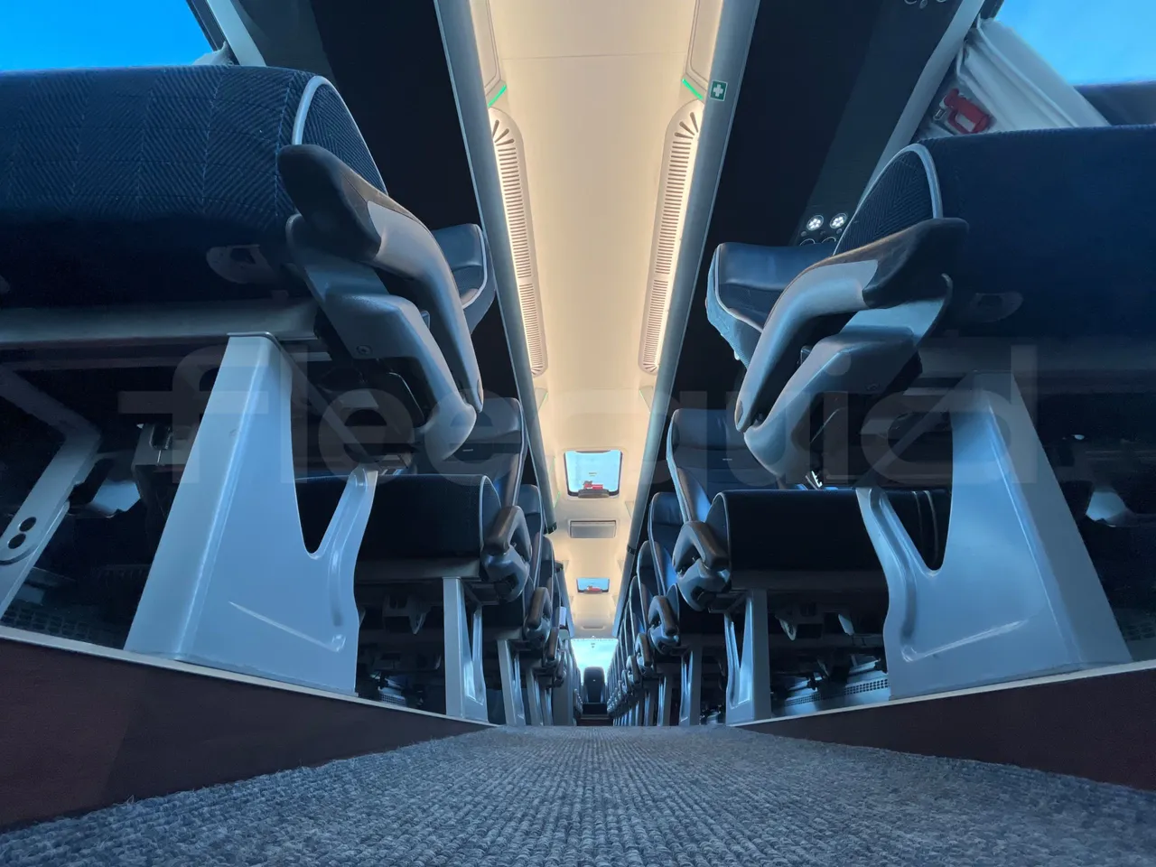 Man Lion's Coach JOACB - EUR6 - 309kW - 12.101m - seat brackets photo