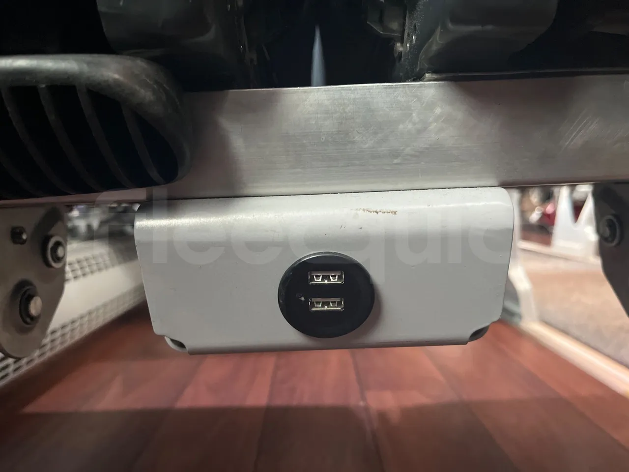 Man Lion's Coach JOACB - EUR6 - 309kW - 12.101m - usb charging detail