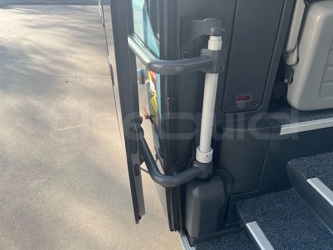 Man Lion's Coach JOACB - EUR6 - 309kW - 12.101m - door mechanism photo