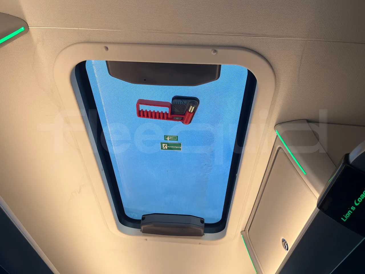 Man Lion's Coach JOACB - EUR6 - 309kW - 12.101m - roof hatch 2