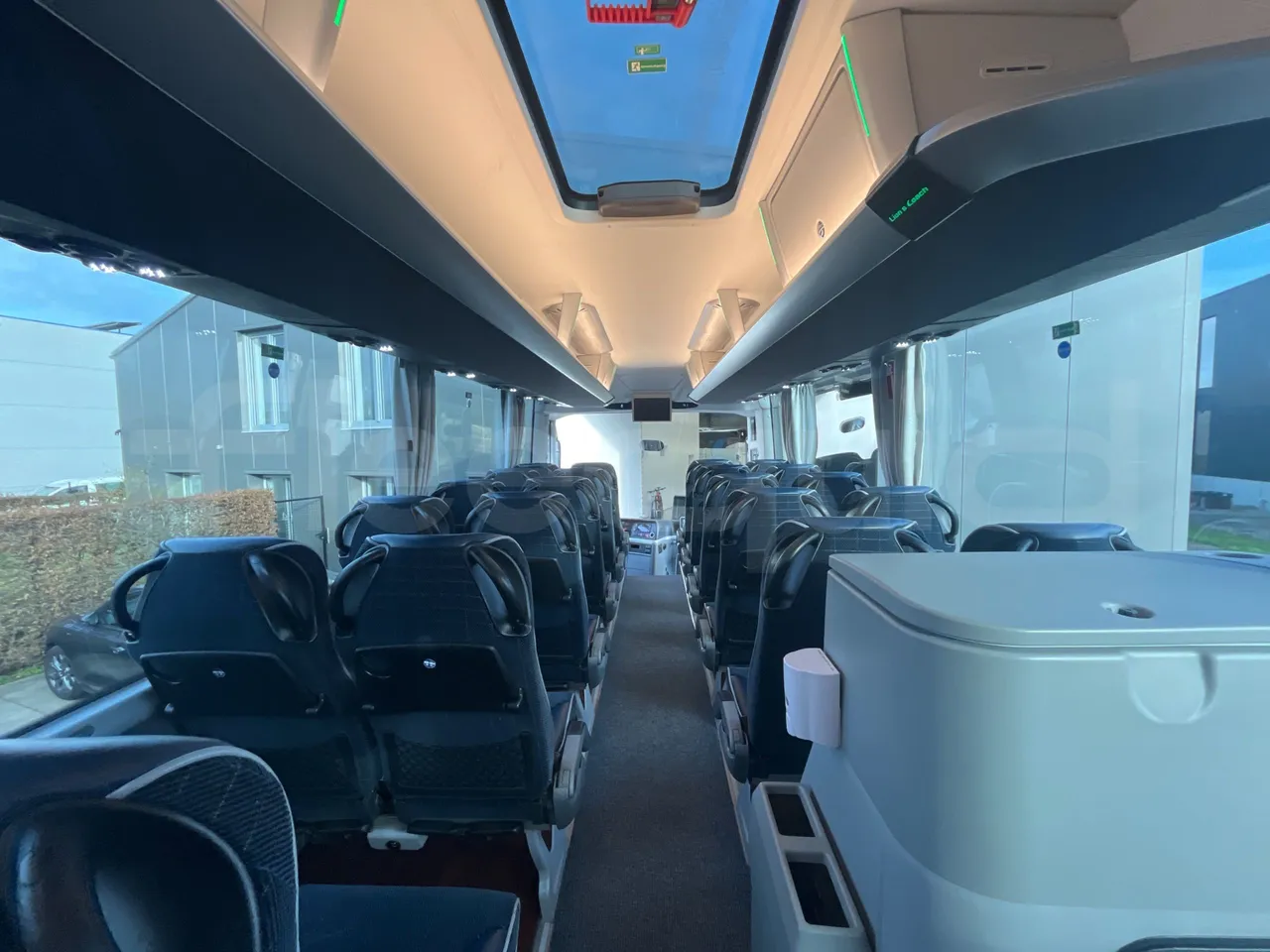 Man Lion's Coach JOACB - EUR6 - 309kW - 12.101m - forward view middle aisle