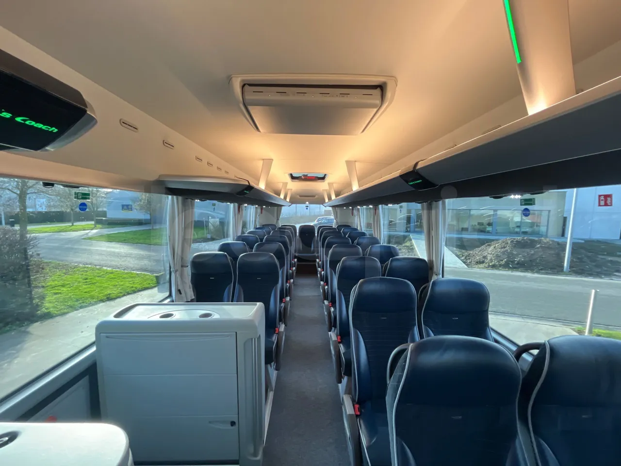 Man Lion's Coach JOACB - EUR6 - 309kW - 12.101m - reverse view middle aisle