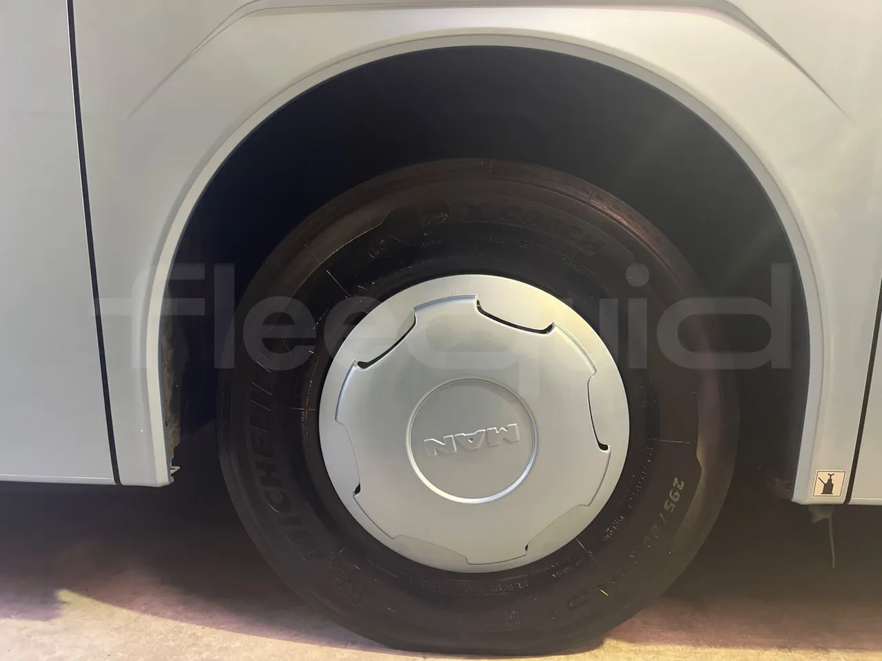 Man Lion's Coach JOACB - EUR6 - 309kW - 12.101m - front left tire measurements